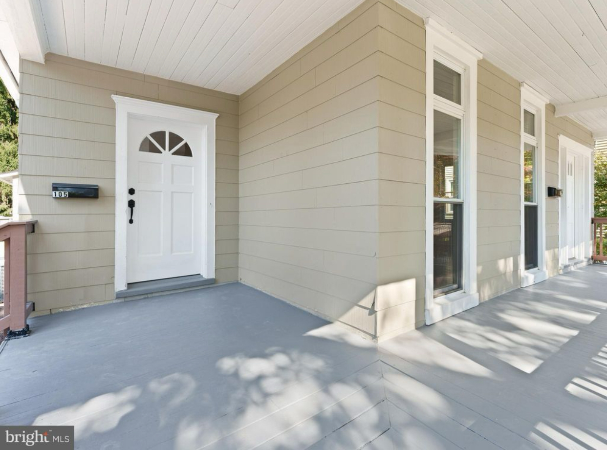 Private Entrance with Foyer